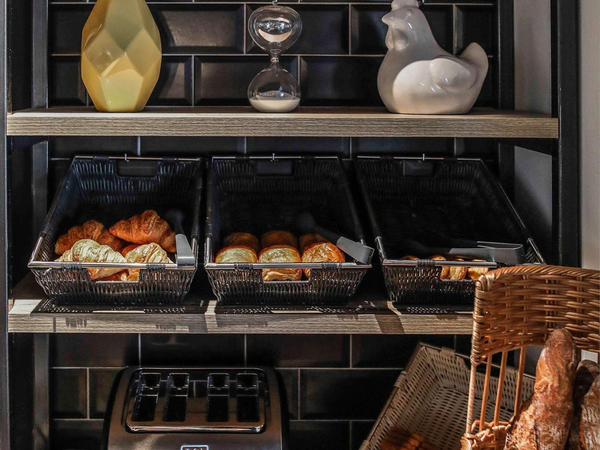 Ibis Styles Clermont-Ferrand Republique Hotel Ngoại thất bức ảnh