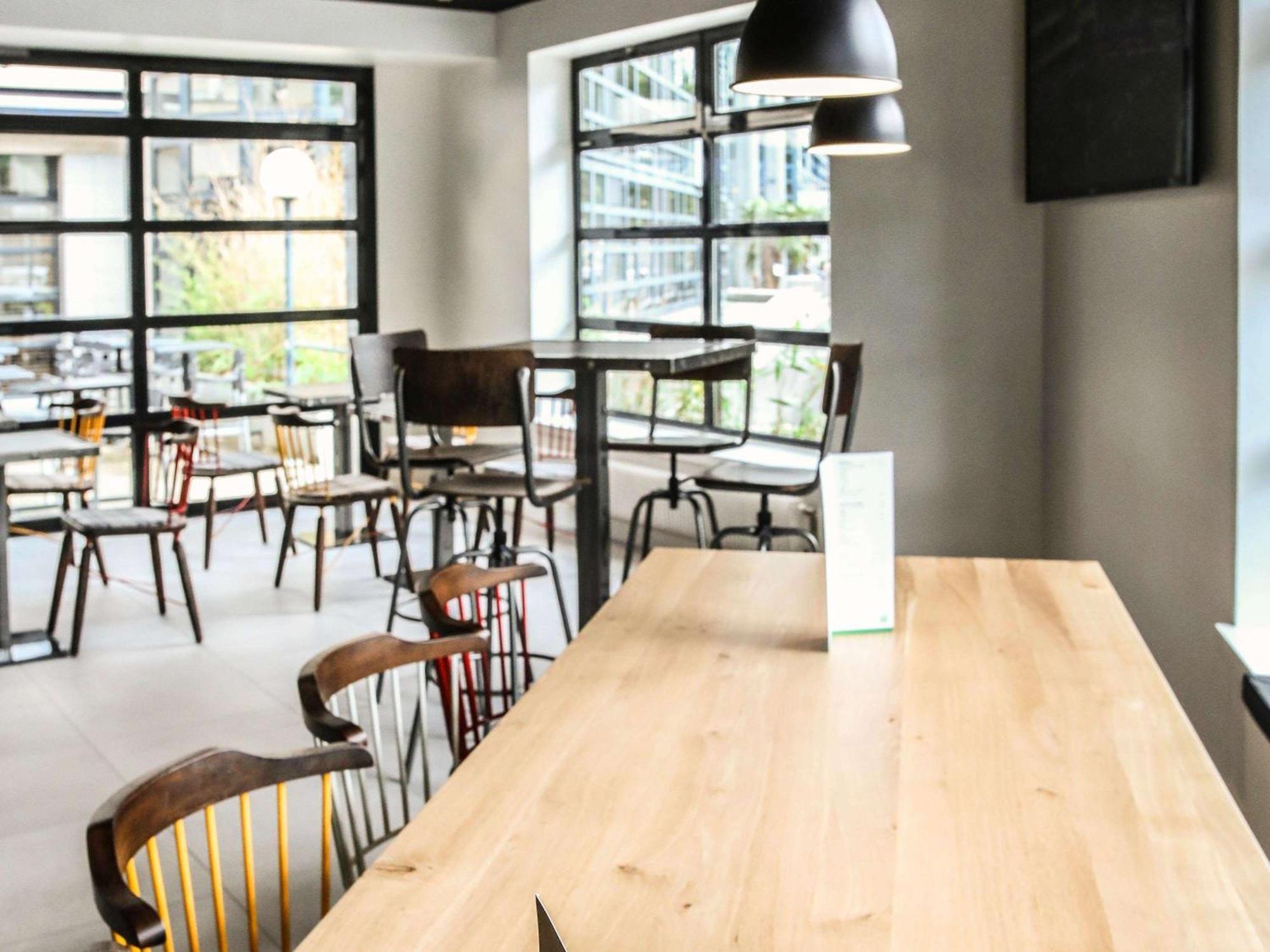 Ibis Styles Clermont-Ferrand Republique Hotel Ngoại thất bức ảnh