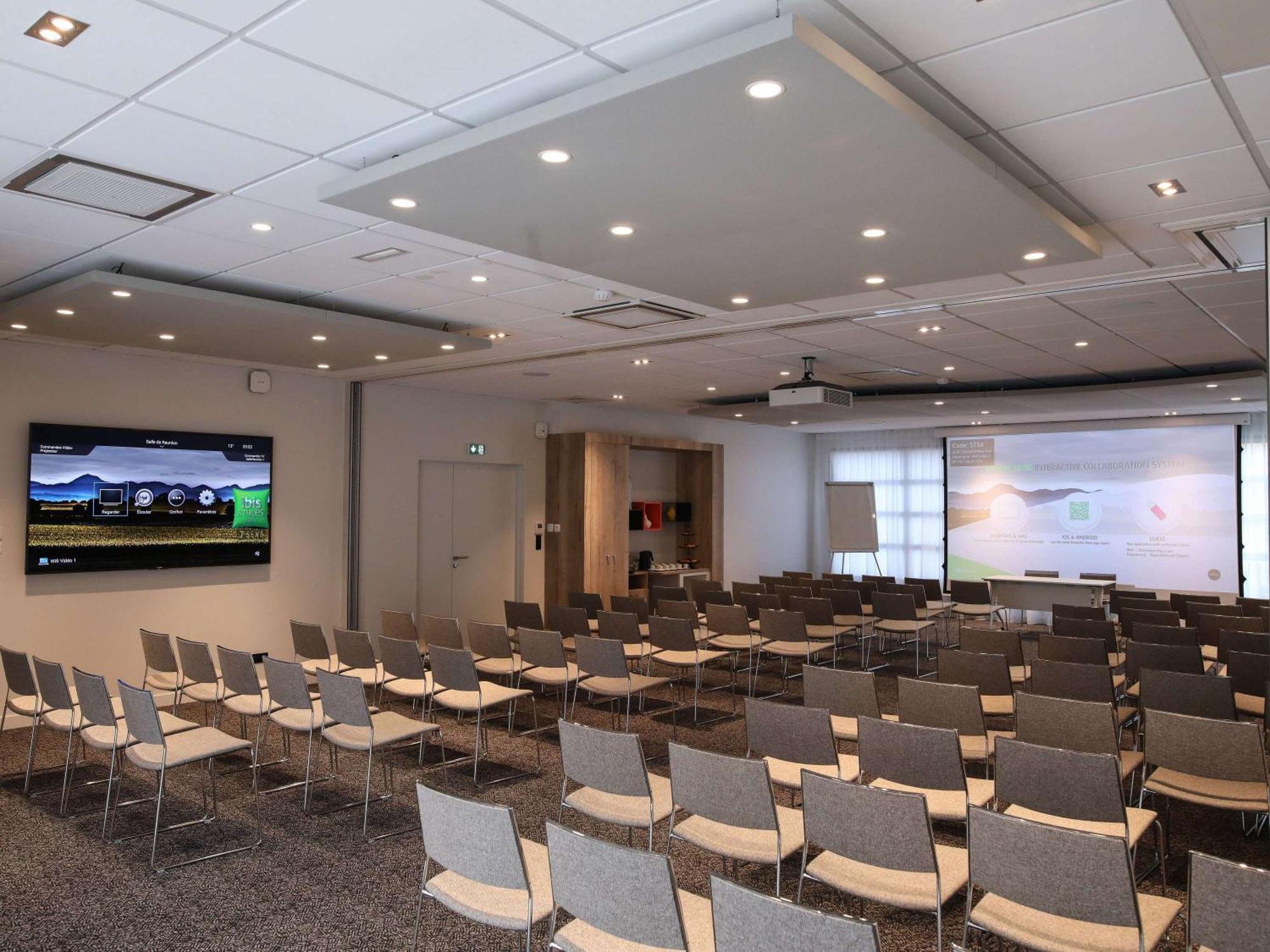 Ibis Styles Clermont-Ferrand Republique Hotel Ngoại thất bức ảnh