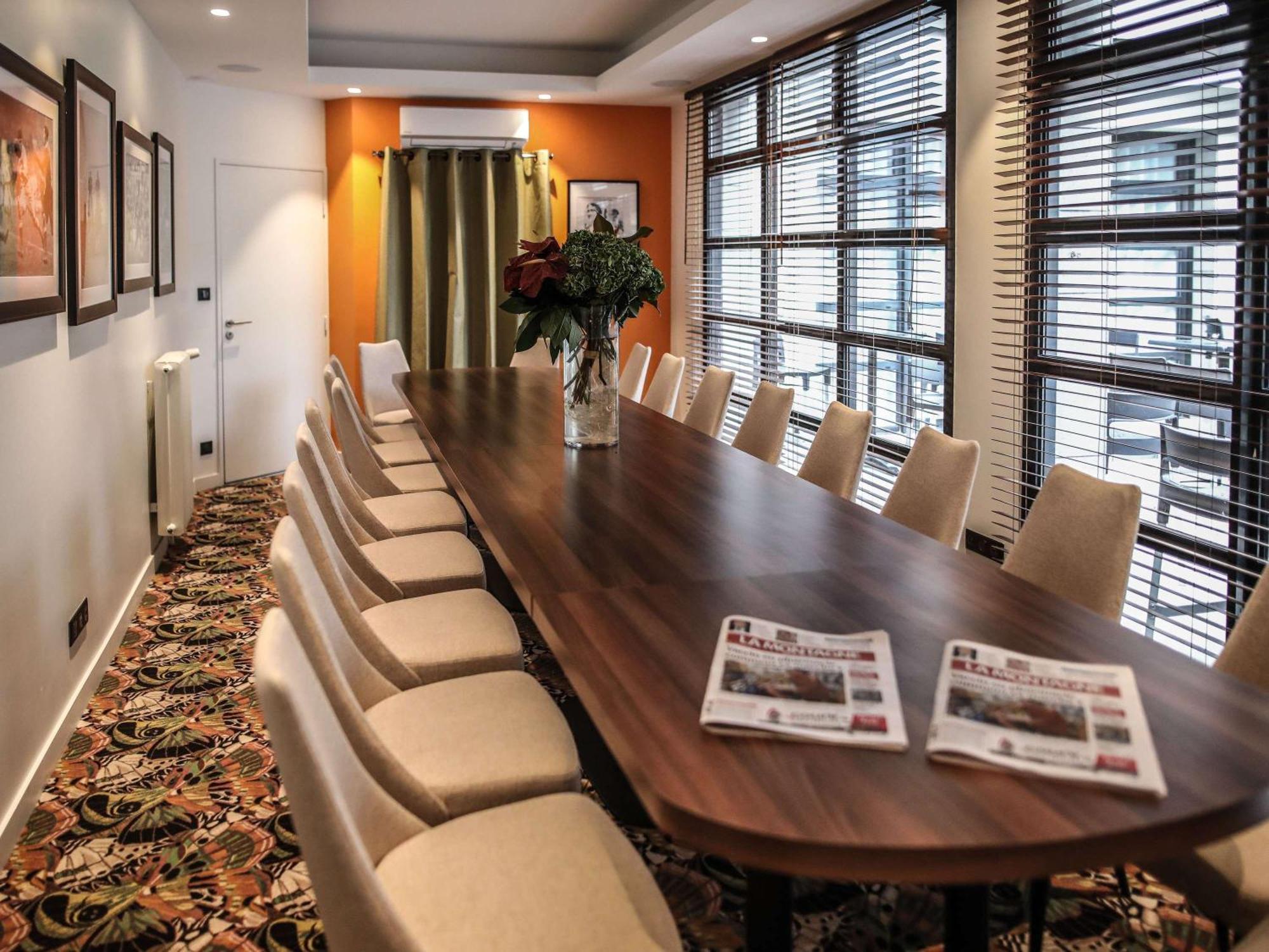 Ibis Styles Clermont-Ferrand Republique Hotel Ngoại thất bức ảnh