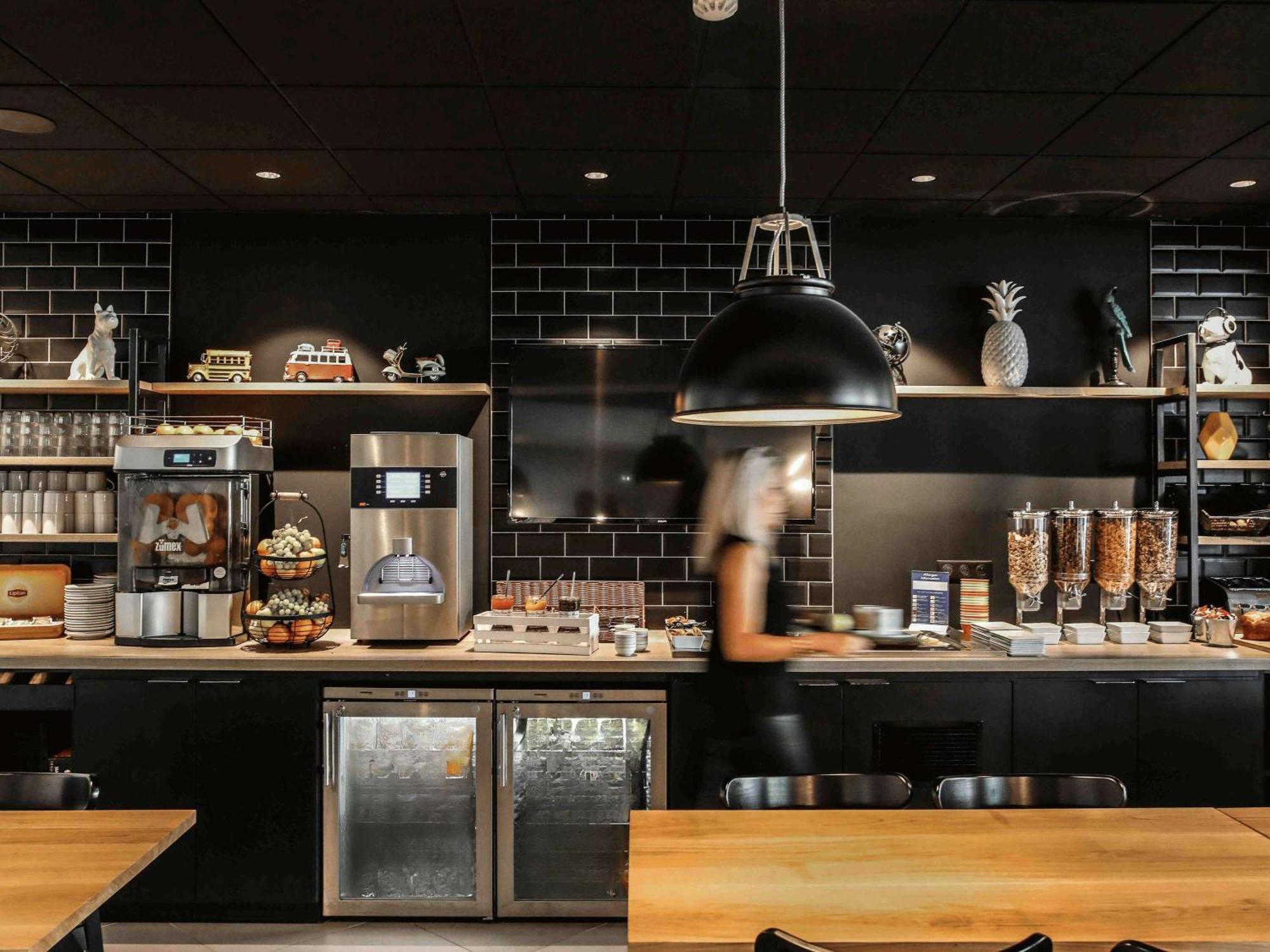 Ibis Styles Clermont-Ferrand Republique Hotel Ngoại thất bức ảnh